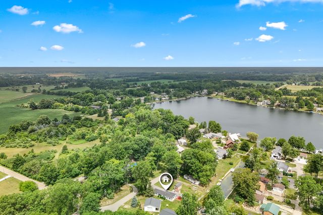 6915 Rowley Drive, Osseo, MI 49266