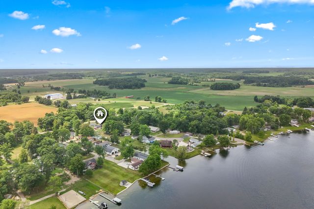 6915 Rowley Drive, Osseo, MI 49266