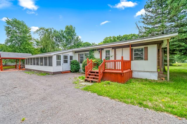 6915 Rowley Drive, Osseo, MI 49266
