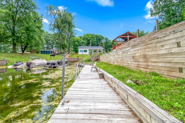 6915 Rowley Drive, Osseo, MI 49266