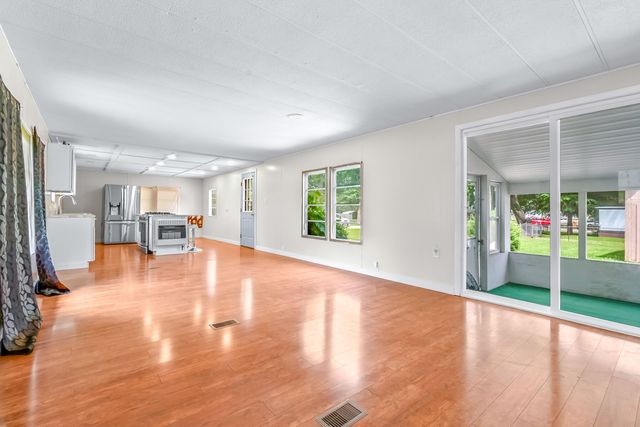 6915 Rowley Drive, Osseo, MI 49266