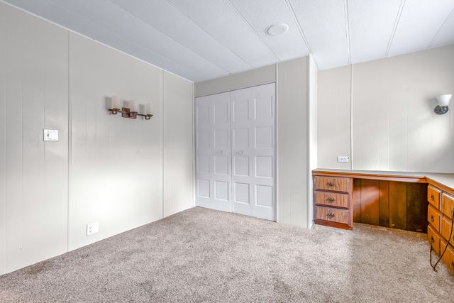 6915 Rowley Drive, Osseo, MI 49266