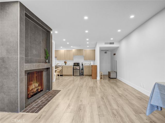 440 Veteran Avenue 102, Los Angeles, CA 90024