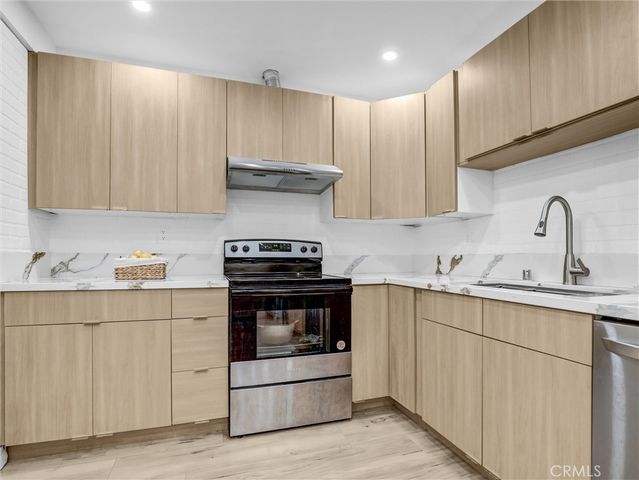 440 Veteran Avenue 102, Los Angeles, CA 90024