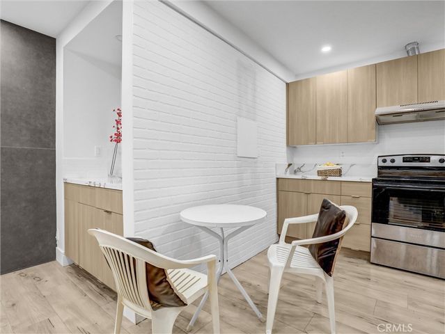 440 Veteran Avenue 102, Los Angeles, CA 90024