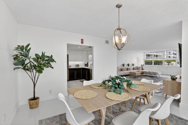 1170 N Federal Highway 501, Fort Lauderdale, FL 33304