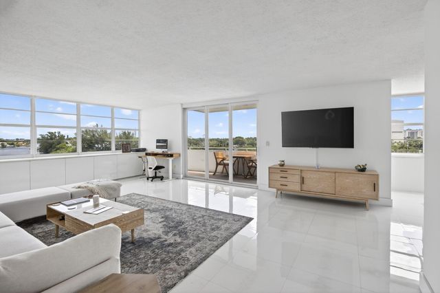 1170 N Federal Highway 501, Fort Lauderdale, FL 33304