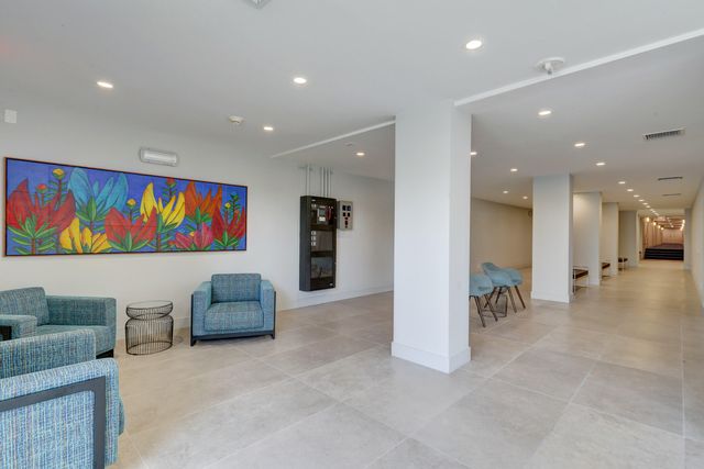1170 N Federal Highway 501, Fort Lauderdale, FL 33304