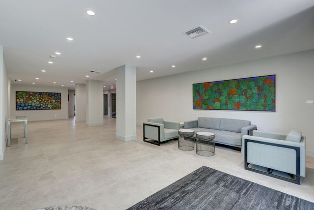 1170 N Federal Highway 501, Fort Lauderdale, FL 33304