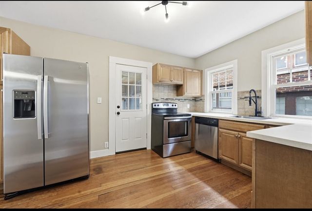 138 Burton Street, Grand Rapids, MI 49507