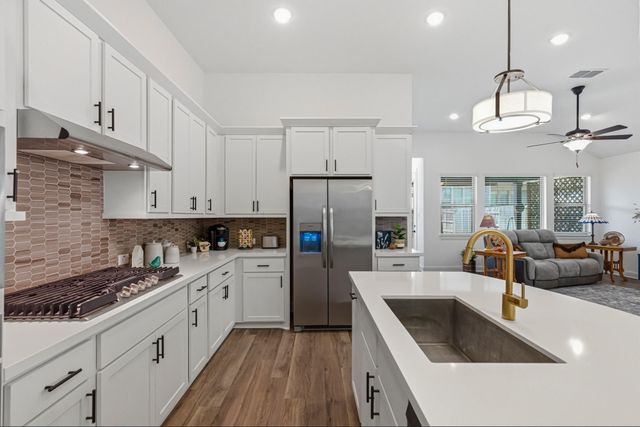 602 Jefferson DR, Kyle, TX 78640