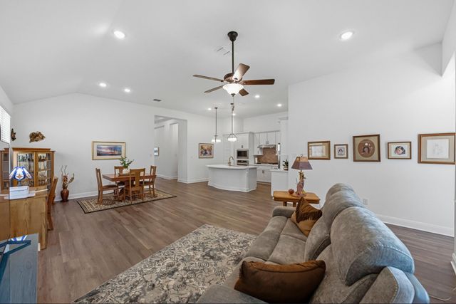 602 Jefferson DR, Kyle, TX 78640