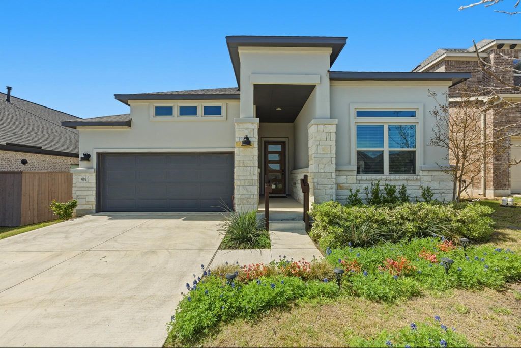 602 Jefferson DR, Kyle, TX 78640