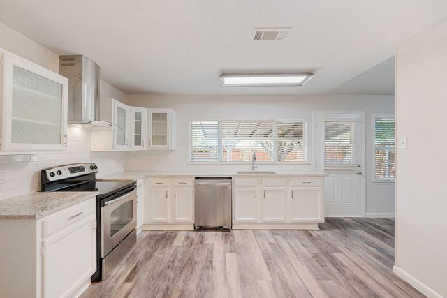 2038 Ash Hill Road, Carrollton, TX 75007