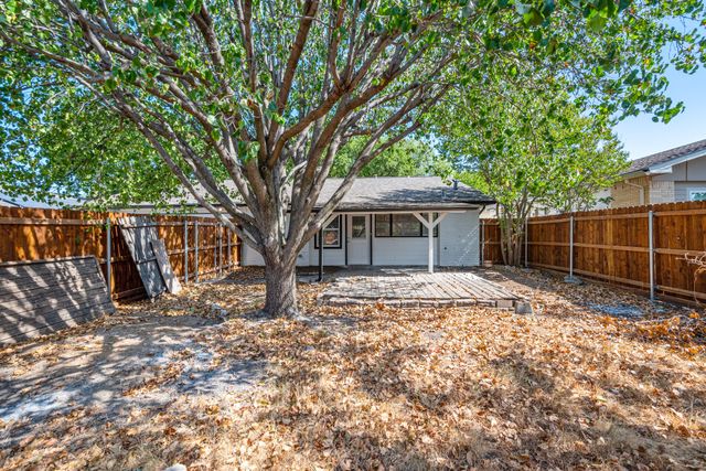 2038 Ash Hill Road, Carrollton, TX 75007