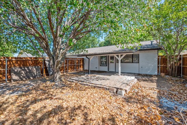 2038 Ash Hill Road, Carrollton, TX 75007