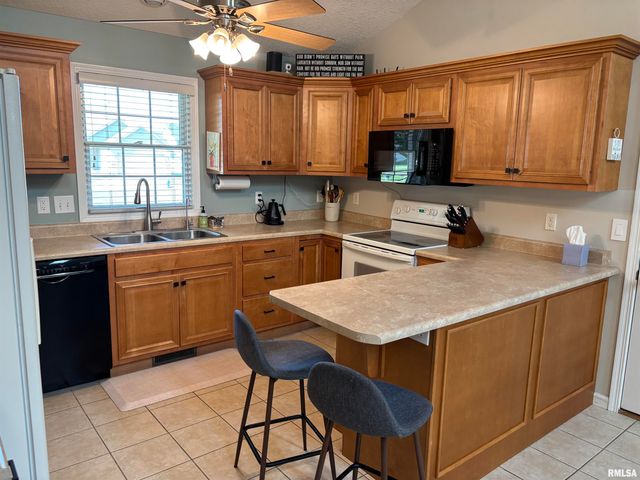 26 ELK Court, Washington, IL 61571