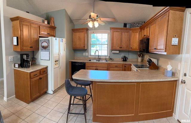 26 ELK Court, Washington, IL 61571