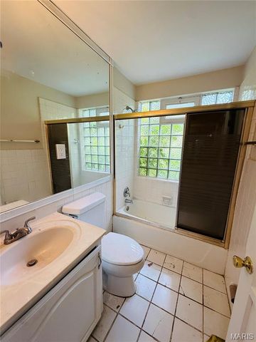 544 Thurston Avenue, Ferguson, MO 63134