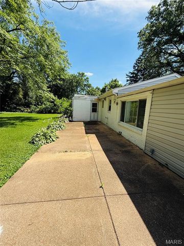 544 Thurston Avenue, Ferguson, MO 63134