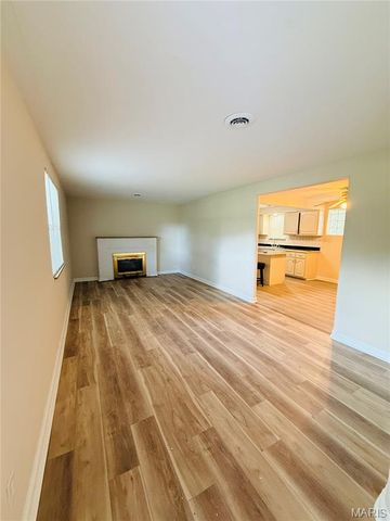 544 Thurston Avenue, Ferguson, MO 63134