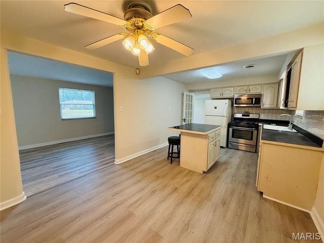 544 Thurston Avenue, Ferguson, MO 63134