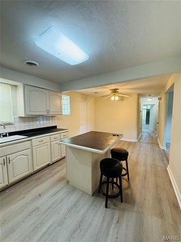 544 Thurston Avenue, Ferguson, MO 63134