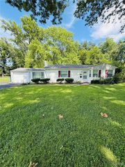 544 Thurston Avenue, Ferguson, MO 63134