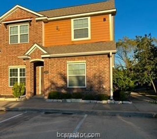 301 Southwest Parkway 309, College Station, TX 77840