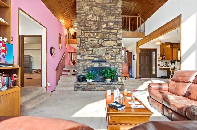 1022 W Young Avenue, Stilwell, OK 74960