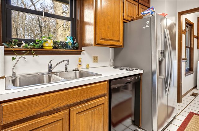 1022 W Young Avenue, Stilwell, OK 74960