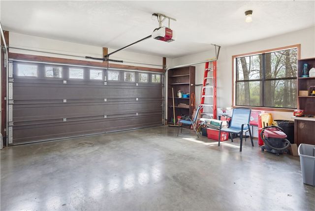 1022 W Young Avenue, Stilwell, OK 74960