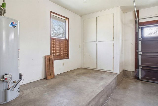 1022 W Young Avenue, Stilwell, OK 74960