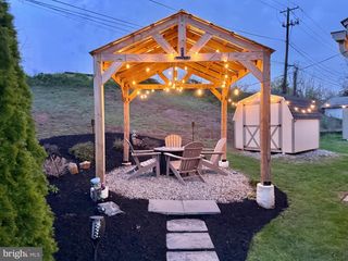 1041 N PINE ST, Middletown, PA 17057