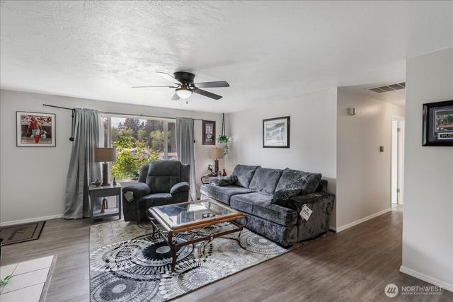 2457 White Cedar Drive SE, Port Orchard, WA 98366