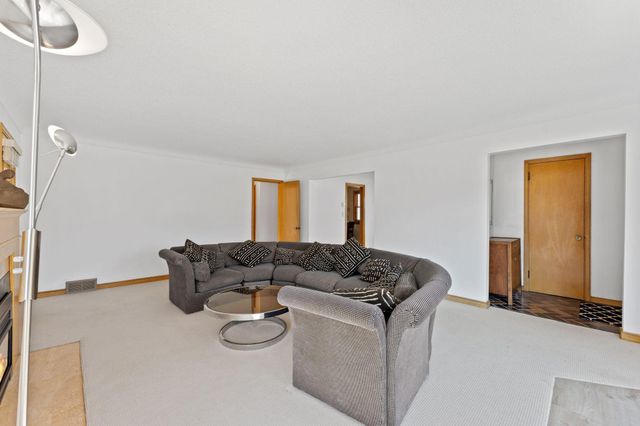 1801 Oliver Avenue N, Minneapolis, MN 55411