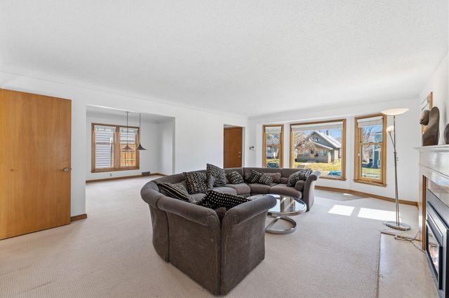 1801 Oliver Avenue N, Minneapolis, MN 55411