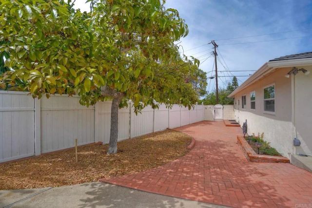 2511 Meadow Lark Dr., San Diego, CA 92123