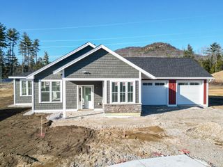61 Whispering Pines Place # 7, Conway, NH 03860