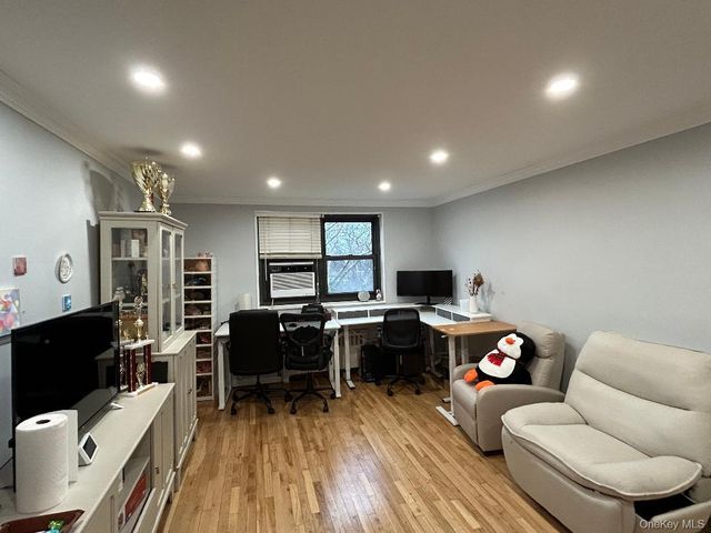 158-18 Cross Island Parkway Parkway 6-8, Whitestone, NY 11357