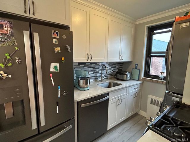 158-18 Cross Island Parkway Parkway 6-8, Whitestone, NY 11357