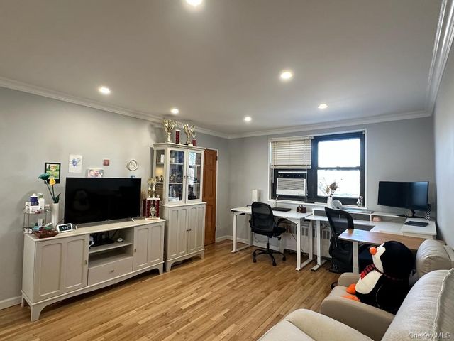 158-18 Cross Island Parkway Parkway 6-8, Whitestone, NY 11357