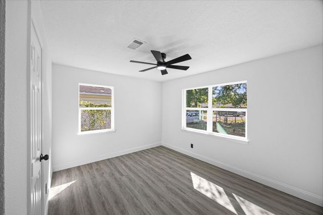 10438 Caxton Street, Houston, TX 77016