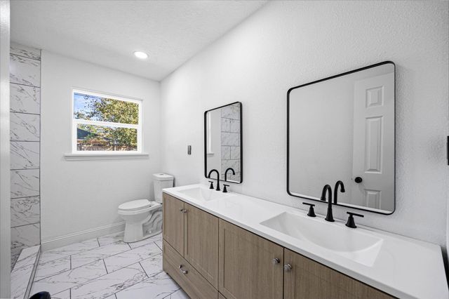 10438 Caxton Street, Houston, TX 77016