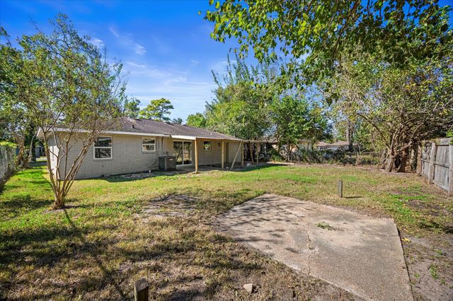 10438 Caxton Street, Houston, TX 77016