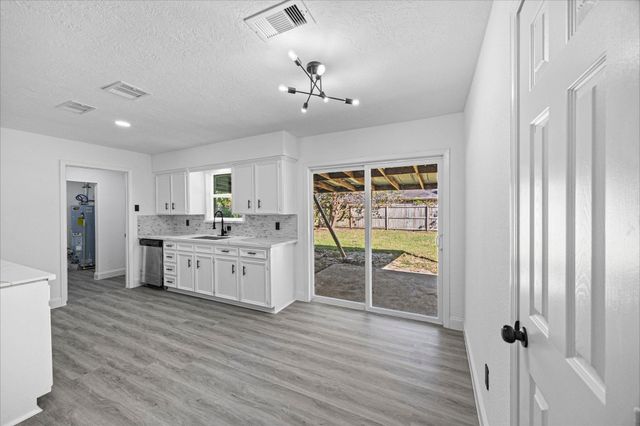 10438 Caxton Street, Houston, TX 77016