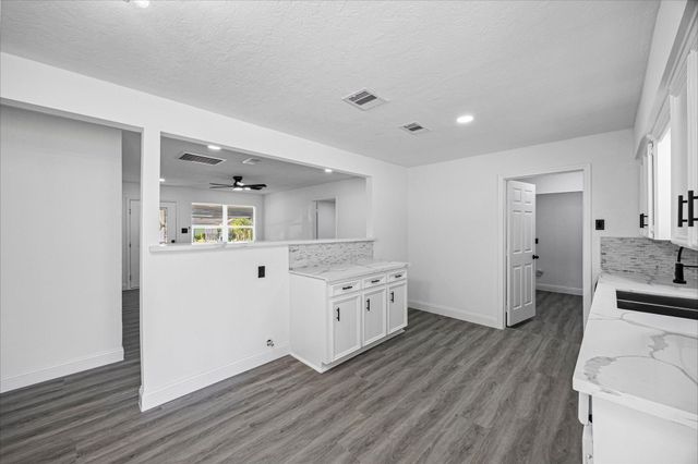 10438 Caxton Street, Houston, TX 77016