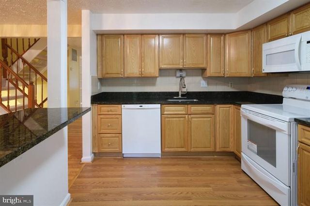 1120 STEVENSON CT, Herndon, VA 20170