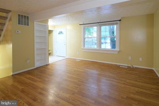 1120 STEVENSON CT, Herndon, VA 20170