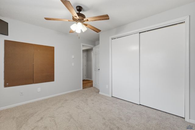 520 SWALLOW DR, Box Elder, SD 57719